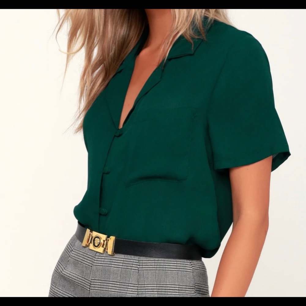 Short sleeve green button-up blouse